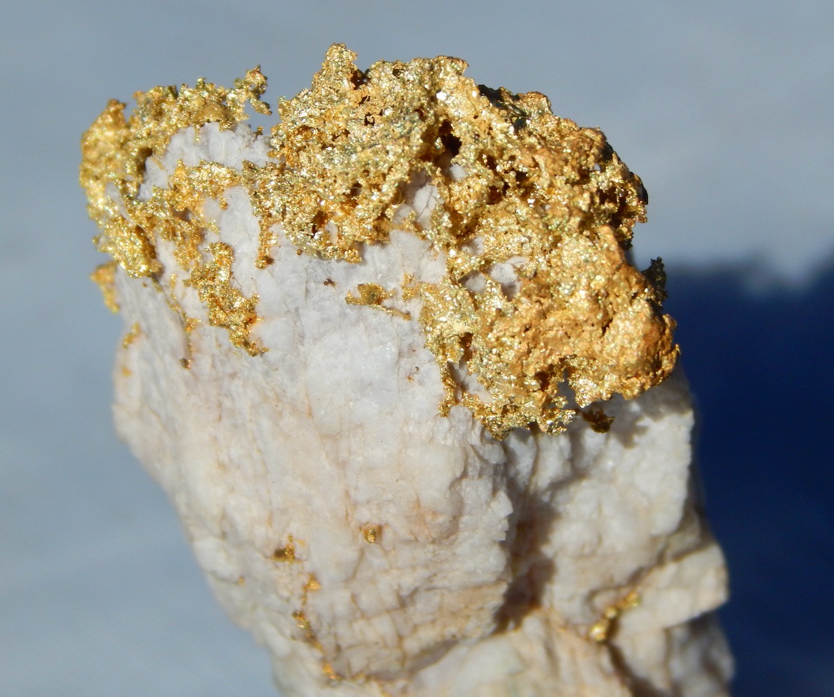 GOLD ON QUARTZ - DOG TOWN CALIFORNIA – Blue Gems